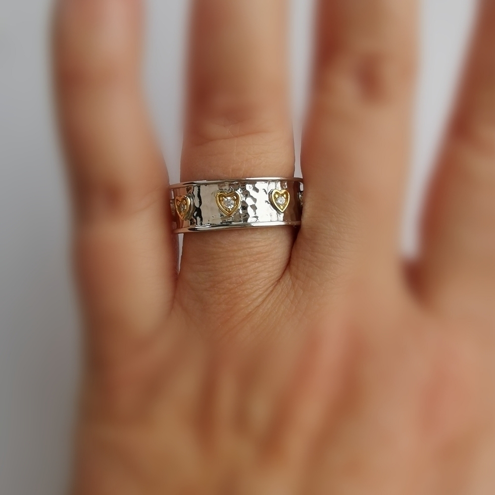 Hammered sterling silver 14k gold accent white sapphire eternity ring - Picture 5 of 6